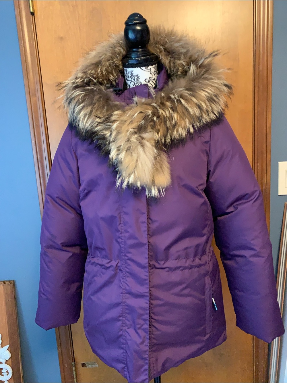 Woman’s Ultimate Down Parka/Medium
By Rock Pillars in Burgundy/Black